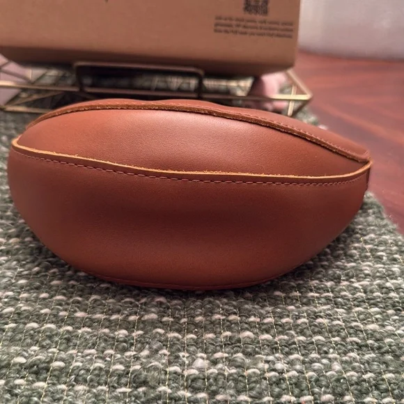 Portland Leather Goods SMALL Koala Sling Bag Honey - Picture 3 of 7